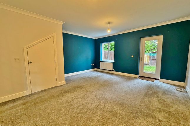 6, Lesser Horseshoe Close, Fareham photo 2