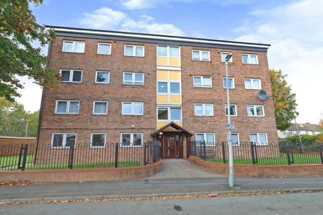 Flat to rent in Badger Drive, Wolverhampton, West Midlands