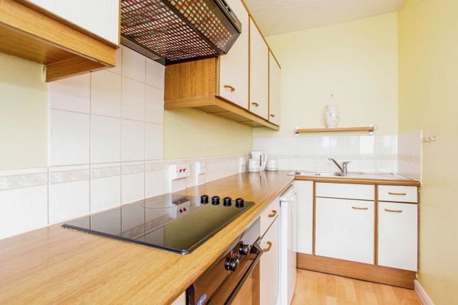 Flat for sale in Sunningdale Court, Gordon Place, Southend-On-Sea, Essex