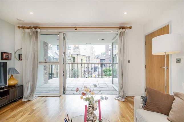 Flat 103, Giles Court, 4, Tabernacle Gardens, London photo 4