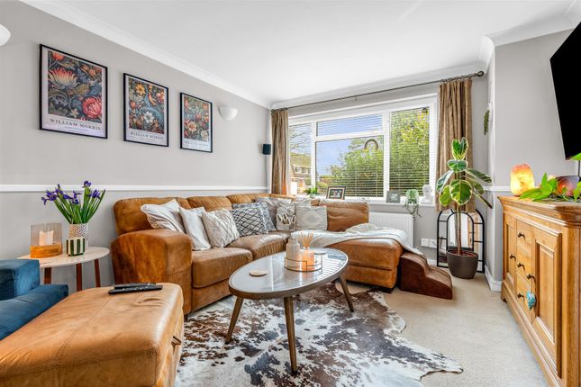 10, Harwood Close, Tewin photo 3