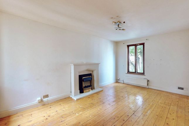 Flat 3, Holmesdale Road, London photo 2
