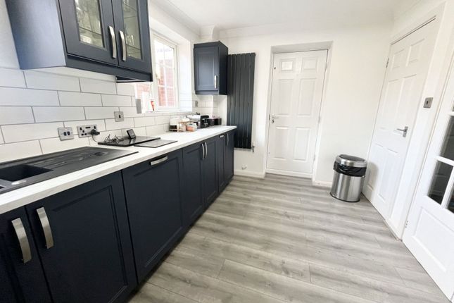 7, Barbrook Drive, Brierley Hill photo 3
