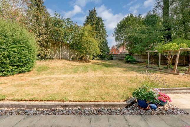 70 Reed Drive, Redhill photo 2