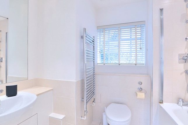 Flat to rent in Pelham Court, 145 Fulham Road