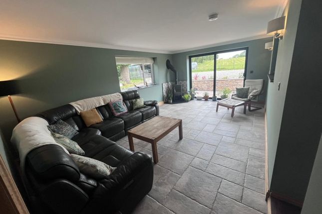 Bryn Hyfryd, Pen Y Cefn Road, Caerwys photo 4