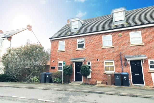 Thumbnail Property for sale in Farnborough Drive, Daventry