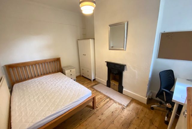 1 Highcliff Avenue, Portswood, Southampton photo 4