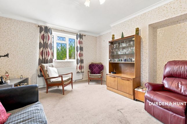 58 West Road, Romford photo 2