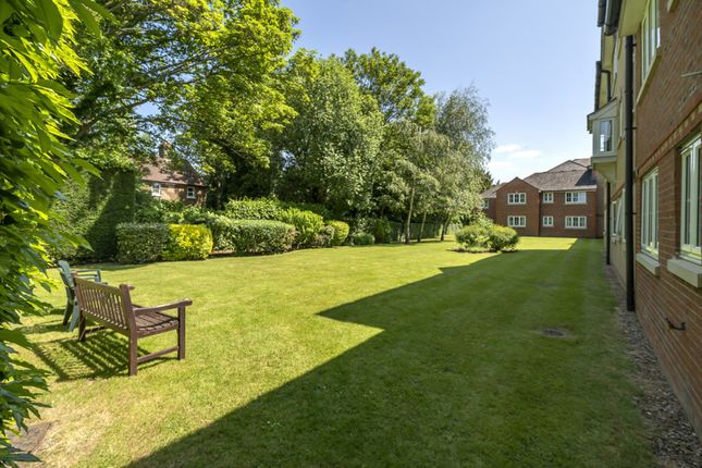 Flat 4, Hutchings Lodge,, High Street, Hertfordshire photo 4