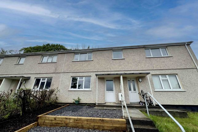 Thumbnail Flat to rent in Caergynydd Road, Waunarlwydd