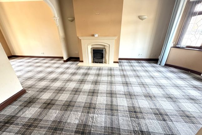 17 Birch Tree Hollow, Willenhall photo 2