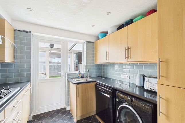 43, Cedar Close, Worthing photo 4