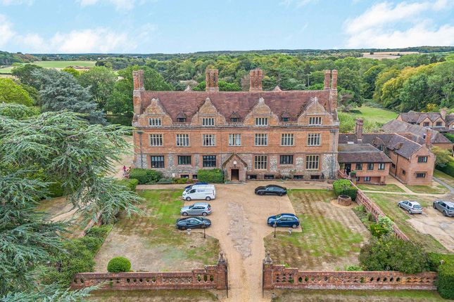 1, Astonbury Manor, Stevenage photo 2