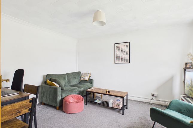 15 The Orchard, Marlow photo 3