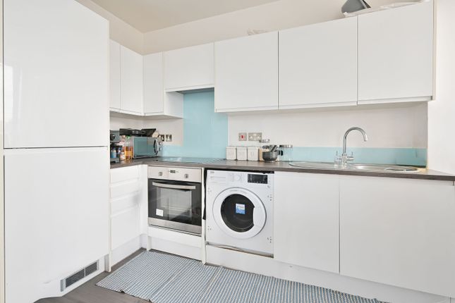Chiltern House, WD18 0BP, Watford photo 3