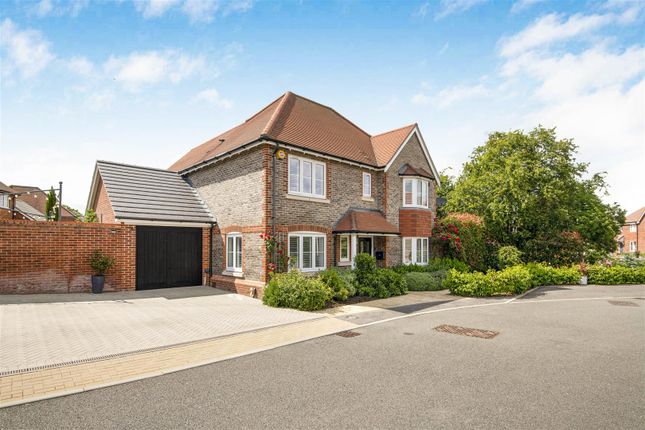 Thumbnail Detached house for sale in Wilder Crescent, Spencers Wood, Reading