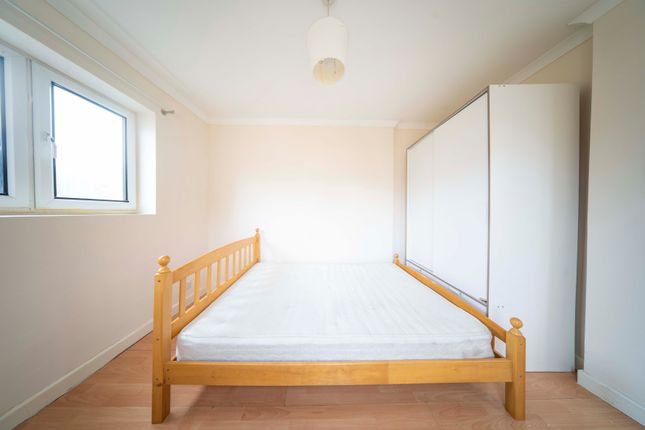 Flat to rent in Dames Road, London