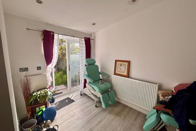 34 Sandene Avenue, Sandene Avenue, Huddersfield photo 4