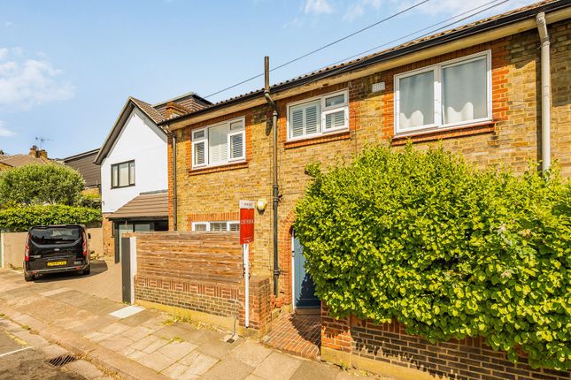 2-bed flat on 34 Cowper Road, London, £530,000