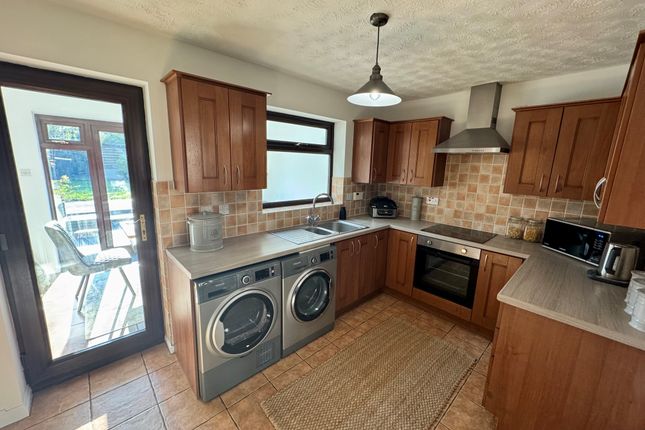 79, Seymour Avenue, BRANDON photo 2