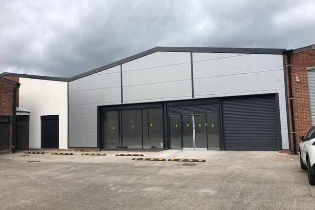 Retail premises to let in Crook Street, Preston