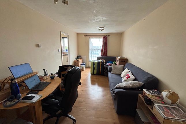 Flat 6 Ryalls Court, London photo 3