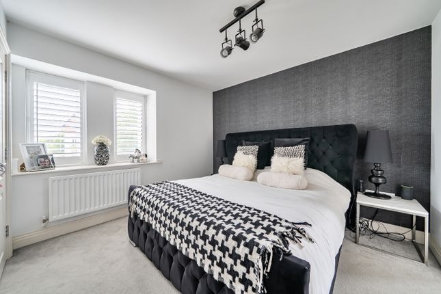 7, Littlewood Place, Bracknell photo 3