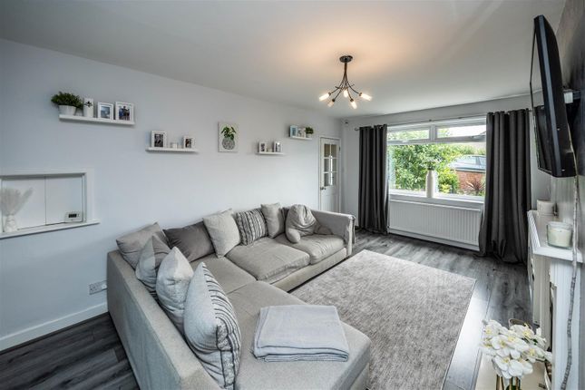 26, Wesley Drive, Bradford photo 2
