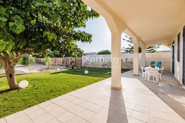 Villa for sale in Contrada Granelli, Pachino, Sicilia