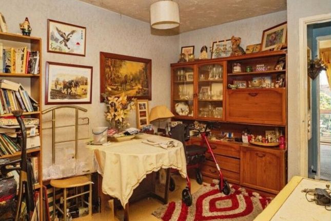 32, The Bindells, Chickerell, Weymouth photo 3