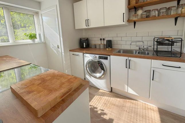 72, Arbour Close, Rugby photo 4