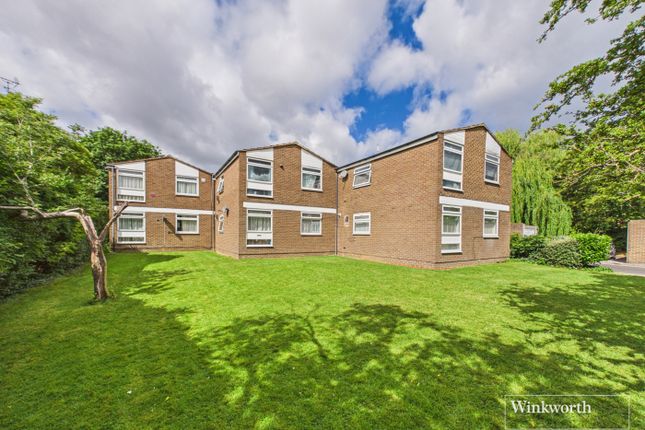 5, Duffield Close, Harrow photo 2