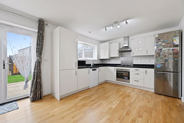5, Duffy Avenue, Harrow photo 4