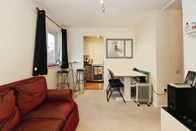 10, Ellan Hay Road, Bristol photo 2