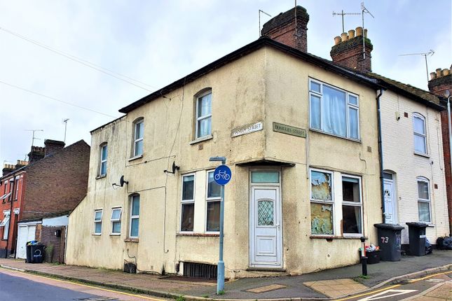 Thumbnail Flat for sale in Stanley Street, Luton