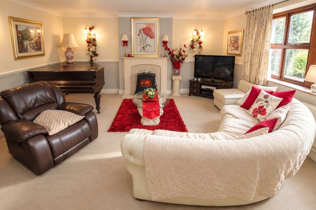 38 Mons Road, Todmorden photo 2