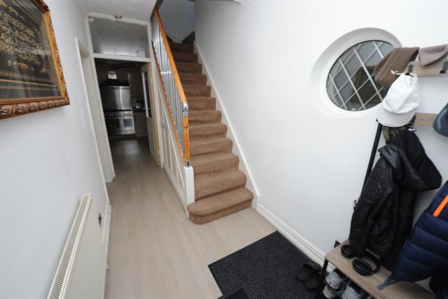 32, Moorside Road, Bradford photo 5