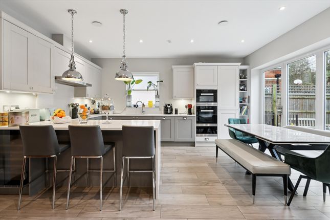 Ruxley Crescent, Esher photo 2