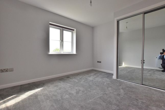 Thumbnail Flat to rent in Haslers Lane, Dunmow