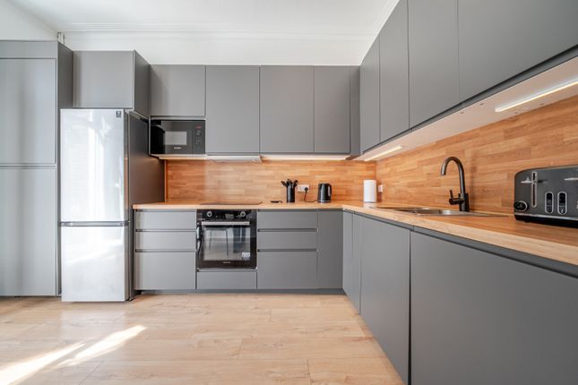21A,, Glazbury Road, London photo 2
