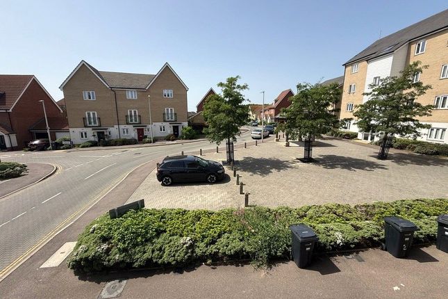 1, Alderwood Terrace, Chigwell photo 4