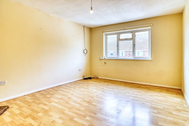 24, St. Marys Avenue, Milton Keynes photo 2