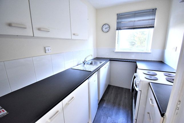 24, Hilton Close, Essex photo 4