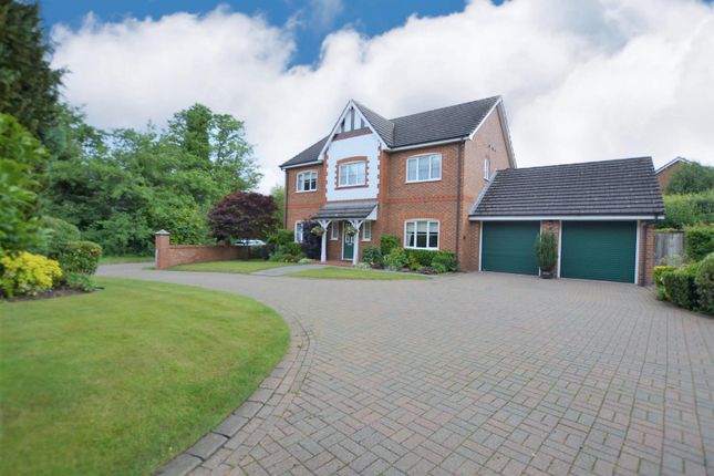 Thumbnail Detached house for sale in Cavendish Way, Holmes Chapel, Crewe