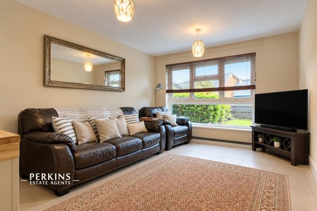 Hendren Close, Greenford photo 5