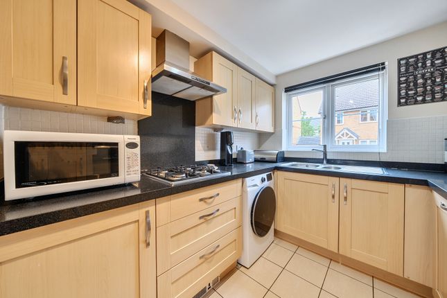 15, Kew Close, Romford photo 3