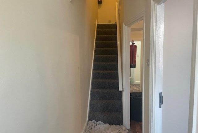 Terraced house to rent in Green Lane, Ilford