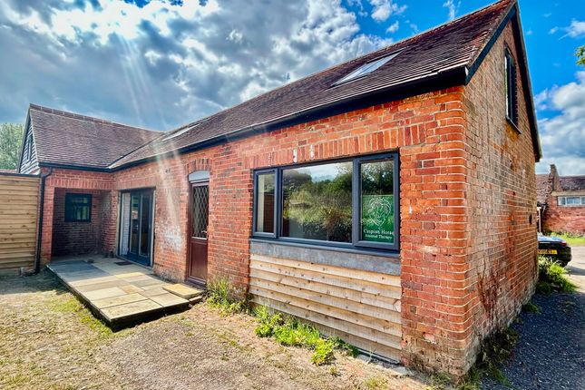 Thumbnail Flat to rent in Chapel Farm, Oakhanger, Bordon