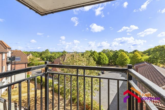 16, Juniper Court, Flackwell Heath photo 4